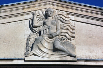 Bank Sculpture by Charles Wheeler