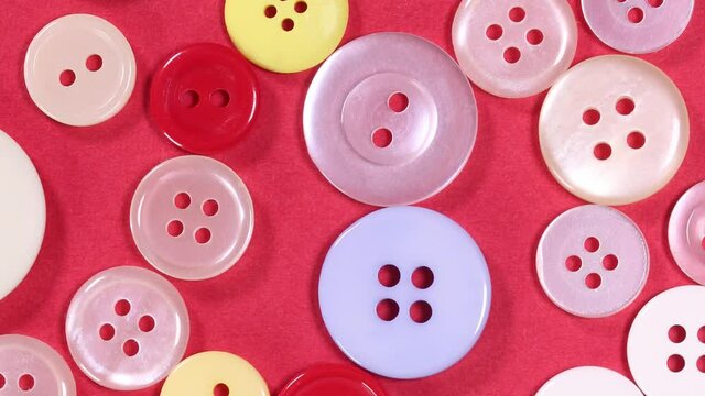 回転する沢山のボタン