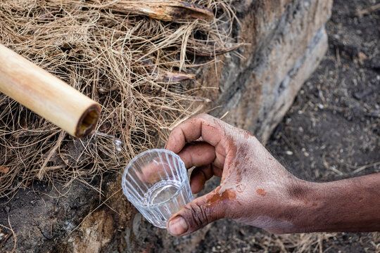 Destilaci&oacute;n del mezcal artesanal