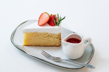 cheesecake with strawberries