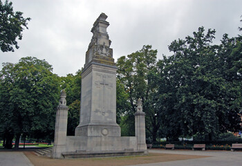 Fototapeta na wymiar Lutyens Cenotaph, Southampton City Centre