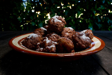 Plato de buñuelos de viento