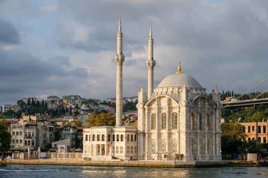 Mosqu&eacute;e d'Ortak&ouml;y &agrave; Istanbul, Turquie