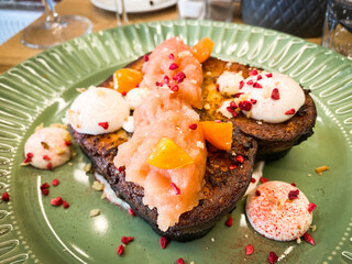 fried sweet bread with fresh fruits
