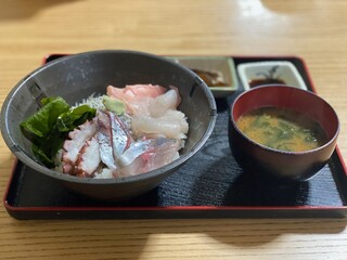 海鮮丼
