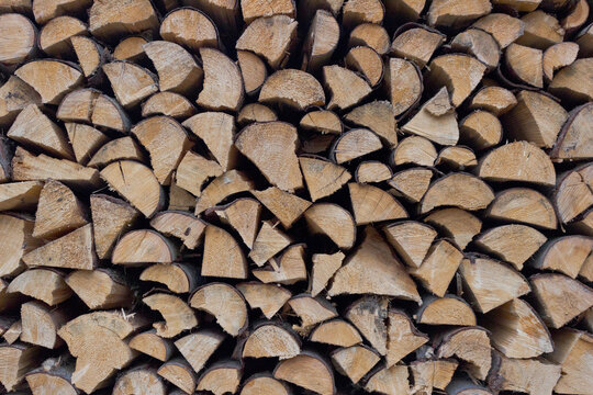 Holzscheitel gestapelet