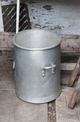 vintage aluminum deep fry turkey pot on the ground