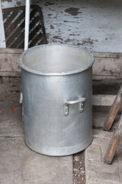 Vintage Aluminum Deep Fry Turkey Pot On The Ground