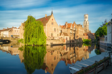 Obraz premium Bruges canals at sunrise. Brugge, Belgium