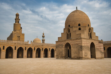 Fototapeta na wymiar Mosque of Ibn Tulun in medieval part of islamic Cairo, Egypt
