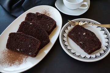 Dark chocolate and banana quick bread, a rich, delicious treat for breakfast, dessert or coffee break.