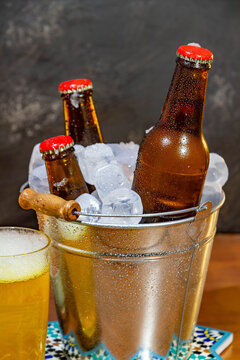 Cubo de Cervezas con aceitunas
