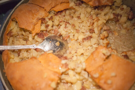 Tatar national meat pie - balish