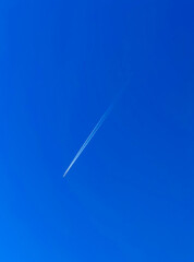 A bright Contrail