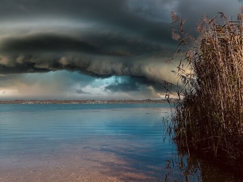 Gewitter zieht auf am St&ouml;rmthaler See
Leipziger Seen