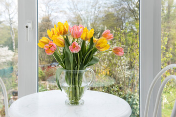 Fenster, Garten, Blumenstrauß