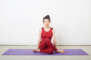 Fototapeta na wymiar fitness Yoga woman warm up exercise position