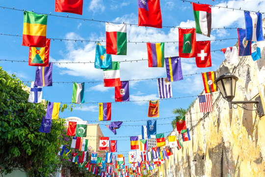 Fototapeta Scenic colorful streets of Cartagena in historic Getsemani district near Walled City, Ciudad Amurallada.