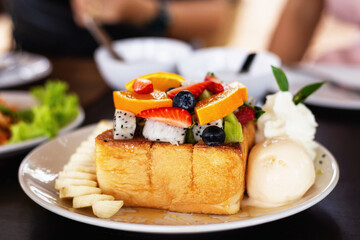 A dessert for appetizers with a mixture of fresh fruits.