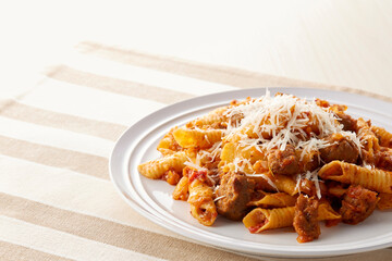 サルシッチャのラグーソース　ガルガネッリ　ペコリーノロマーノをかけて