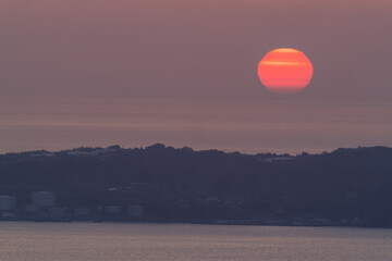 Nascer e pôr do sol.