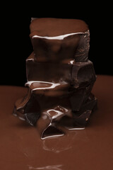 溶けたチョコレートをかける