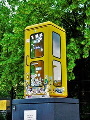 Fototapeta premium Alte Telefonzelle aus Berlin.