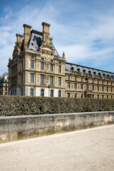 Fototapeta na wymiar A historical building in Paris