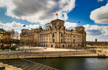 Das Reichstagsgeb&auml;ude in Berlin. Sitz des deutschen Bundestages.