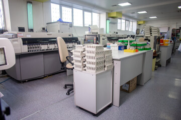 Laboratory automatic equipment for analysis in the hospital