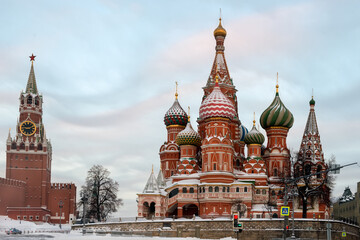 Fototapeta na wymiar Moscow, Russia, Red Square, view of St. Basil's Cathedral on a frosty winter early morning