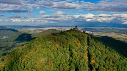 Paysage d'Alsace vue sur le château du Haut Koenigsbourg