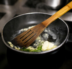 mussels cream sauce milk garlic seafood fry restaurant cafe stew black