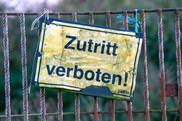 Zutritt verboten Schild