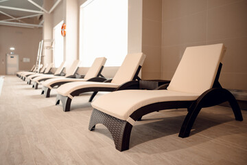 the photo shows the pool and sports equipment
