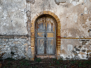 Fototapeta na wymiar old wooden door 