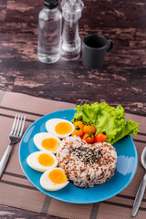 Brown rice and boiled eggs