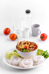 Rice vermicelli northern Thai with chicken and pok