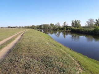 Река, пейзаж