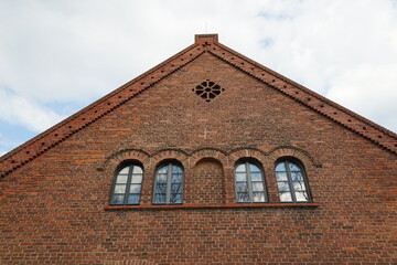 Fototapeta na wymiar Fassade eines alten Industriegebäudes in Brandenburg
