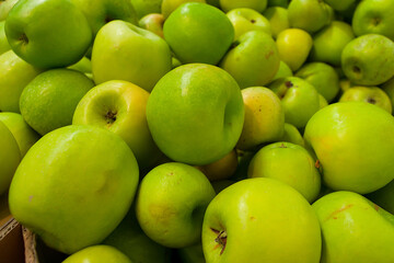 apple in box