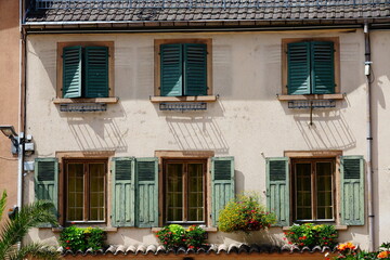 Fototapeta na wymiar Façade d'une maison à Ensisheim, Haut-Rhin, Alsace, France