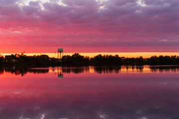 Naklejka premium sunset on the lake in Minnesota