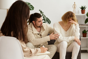 the family solves problems at the psychotherapist