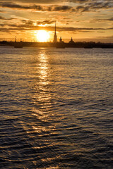 Fototapeta na wymiar Sunset over the Neva River.