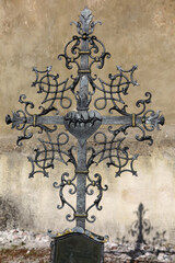 Grabkreuze aus Schmiedeeisen - wrought iron tomb crosses