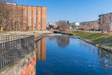 Obraz premium Seller park with Nordhafen-Vorbecken and Scharnhorst substation in Berlin, Germany