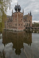 Fototapeta na wymiar Belgium, Aartselaar, the castle of cleydael with its reflection