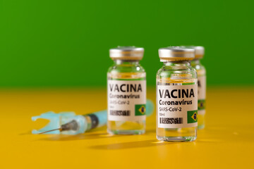 Ampolas de vacina brasileiras