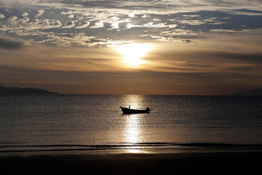 Amanecer en El Golfo de Fonseca, La Uni&oacute;n, El Salvador, Centroam&eacute;rica.